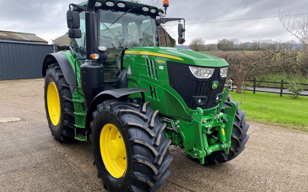 John Deere 6175R AP