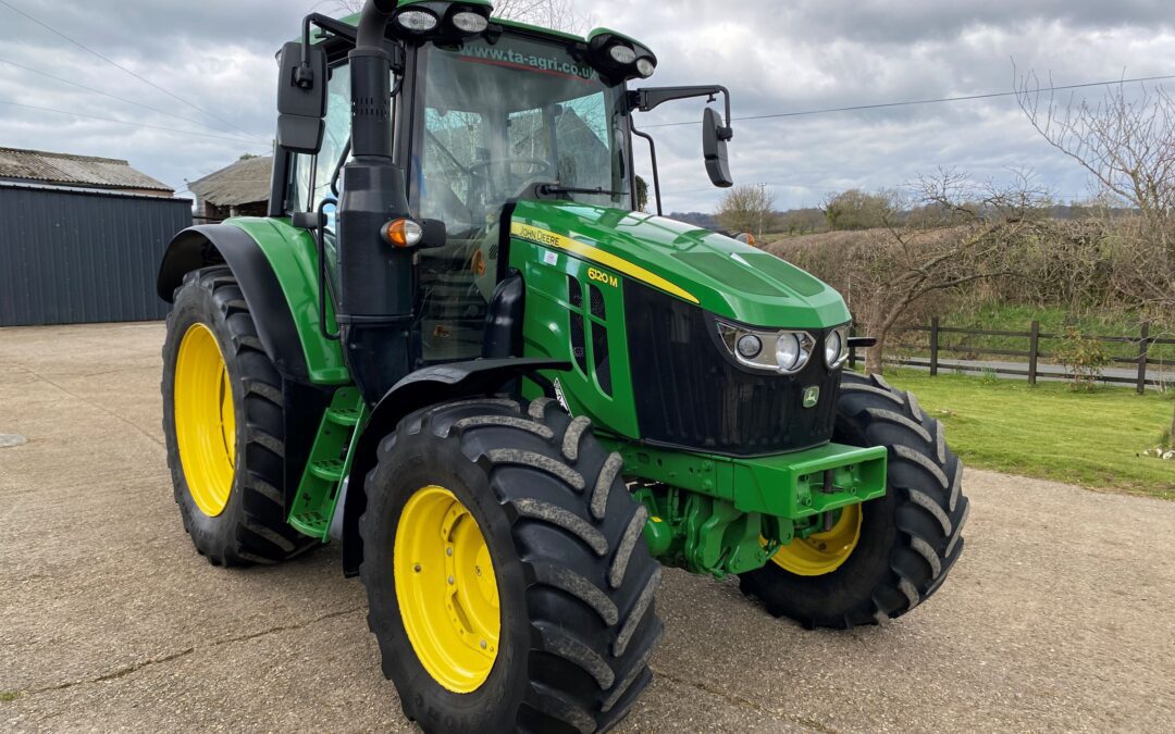 John Deere 6120M