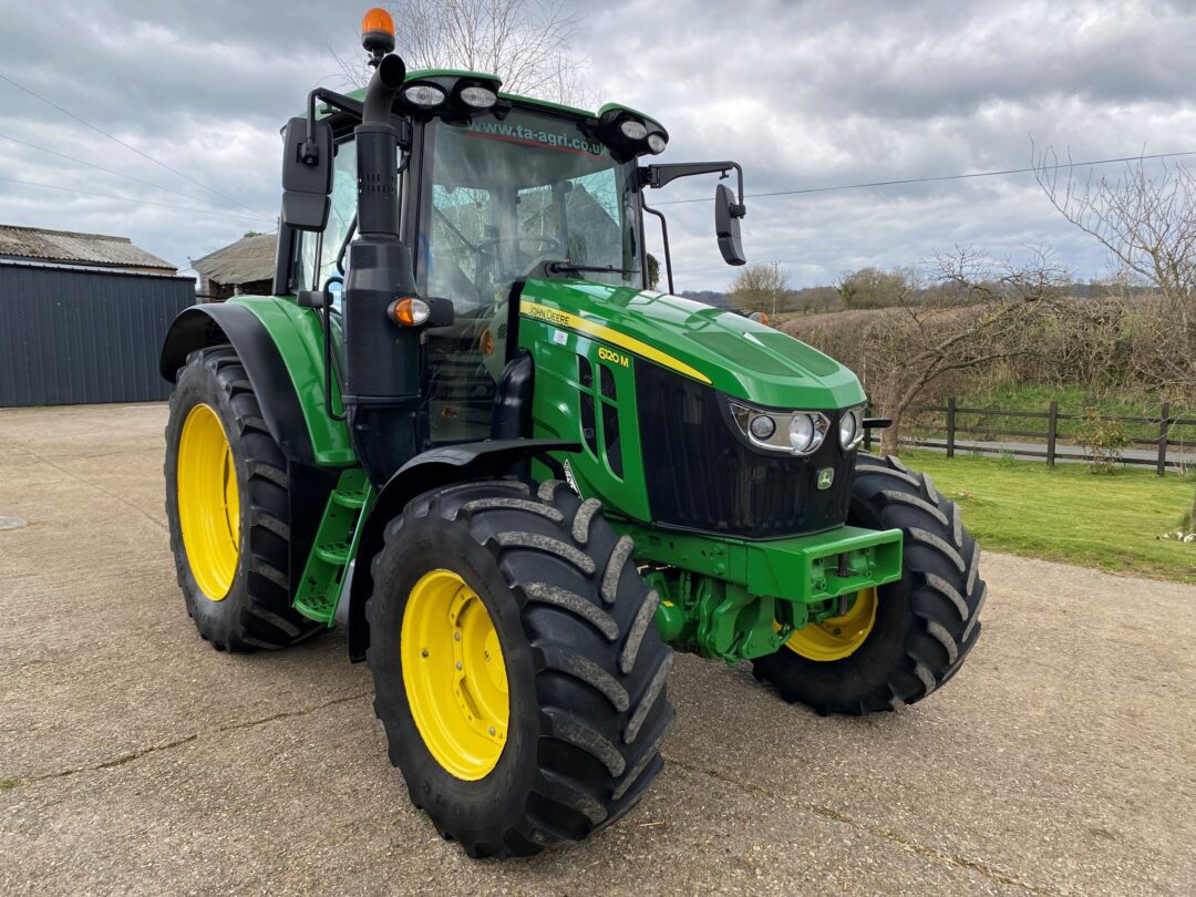 John Deere 6120M