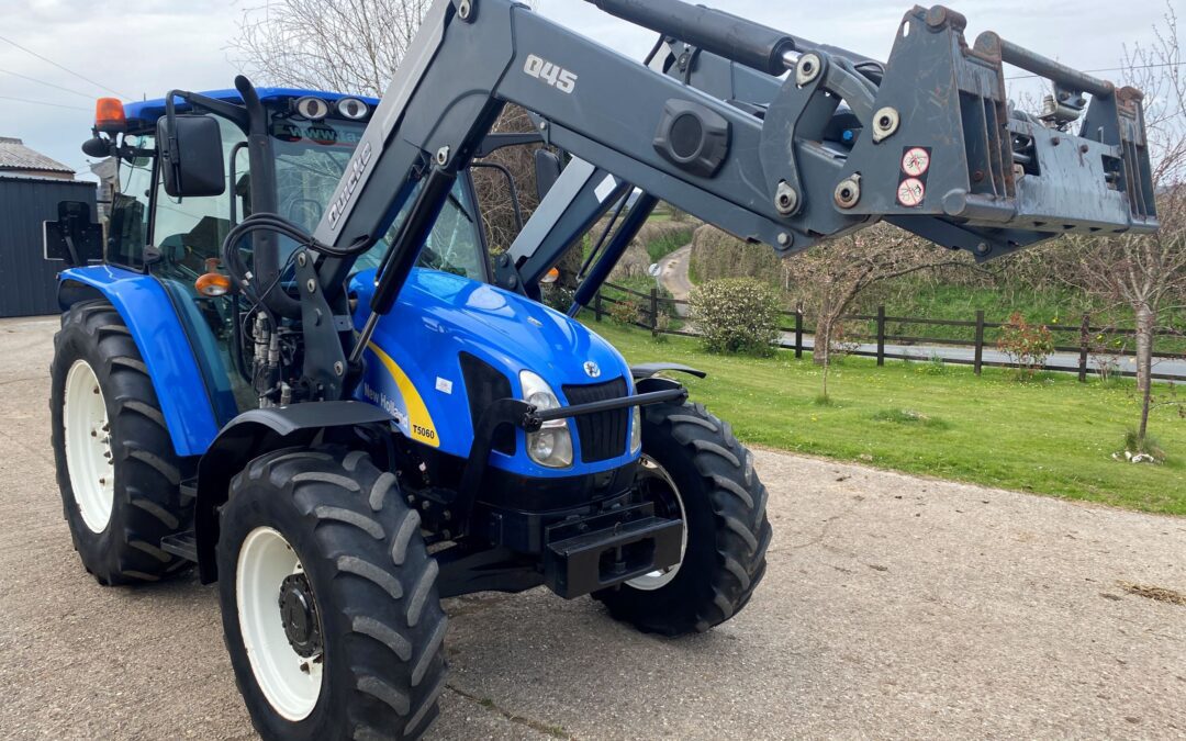 New Holland T5060 & Loader