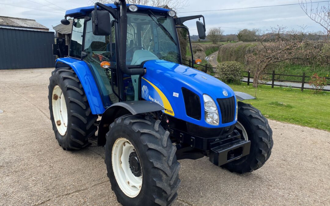 New Holland T5050