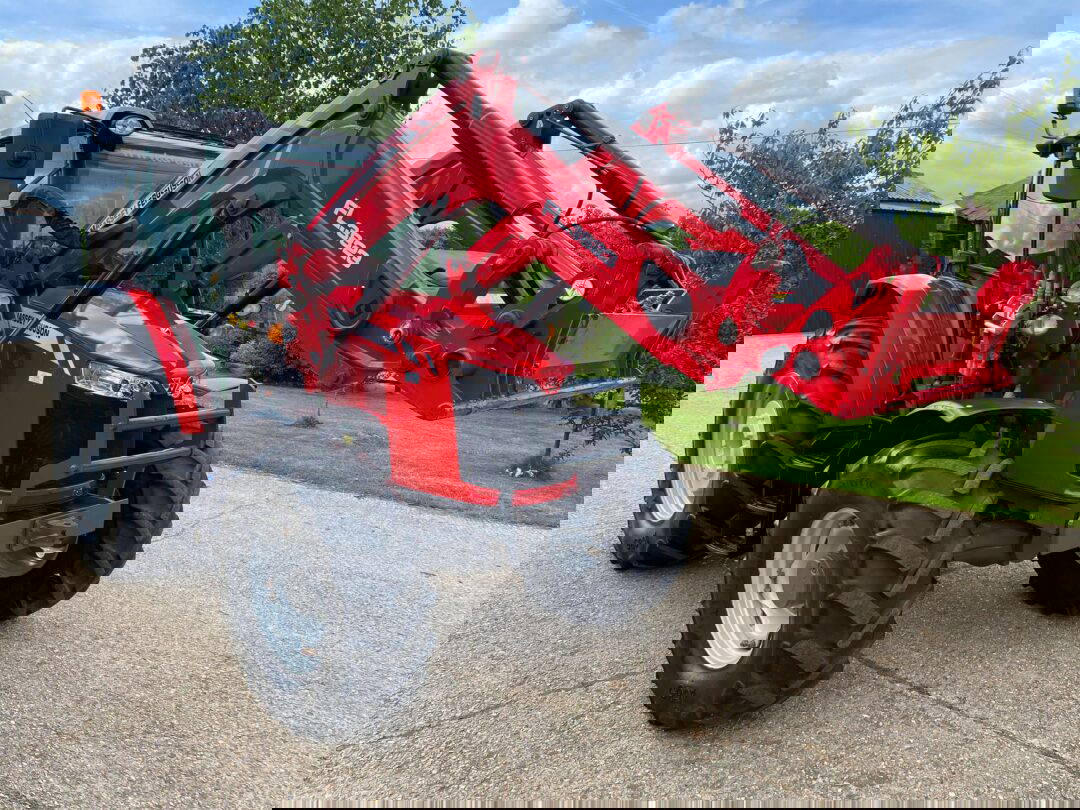 Massey Ferguson 5711 & Loader