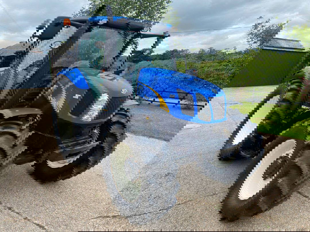 New Holland T6020 Elite