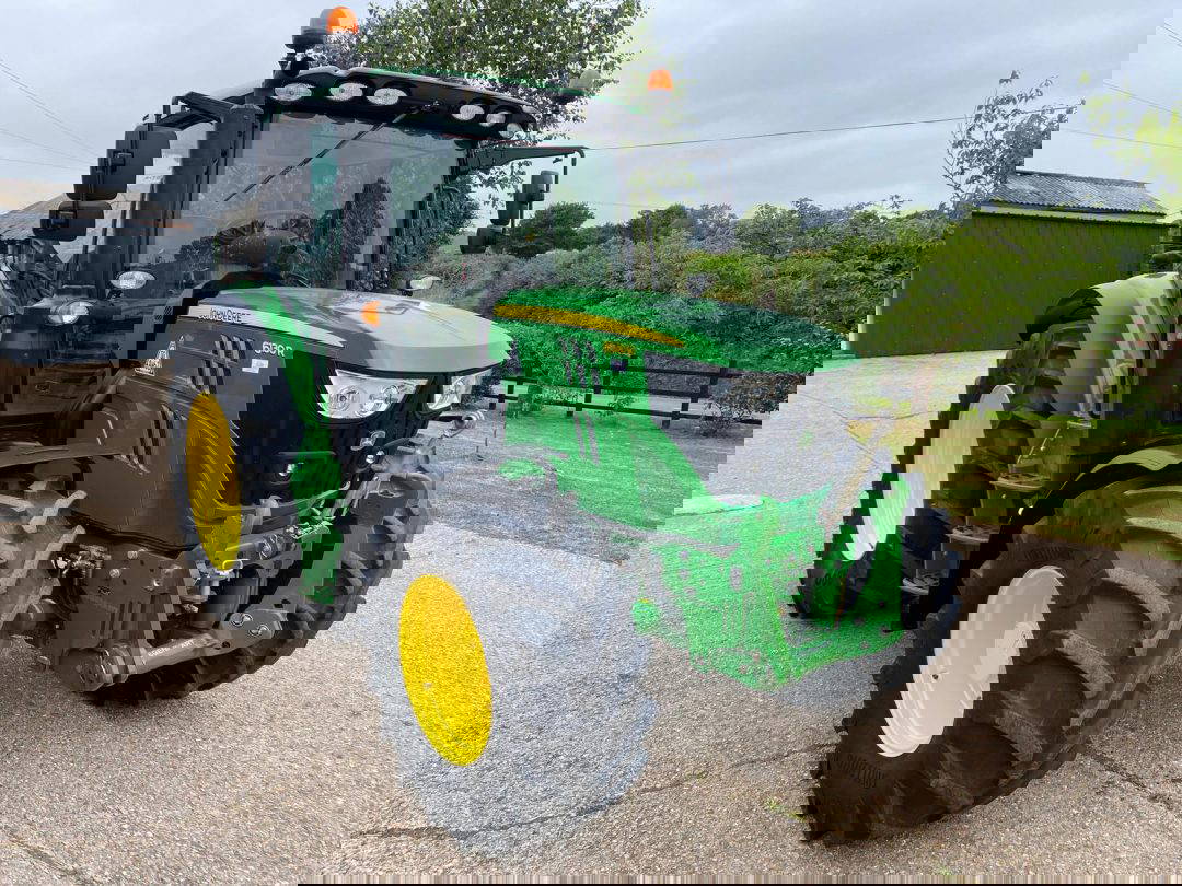 John Deere 6130R