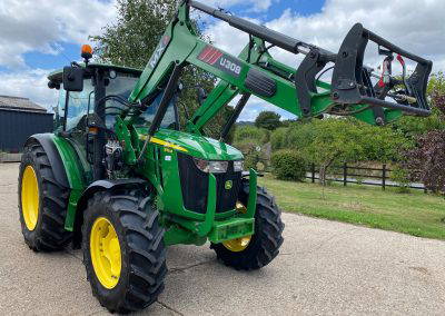 John Deere 5115M & Loader