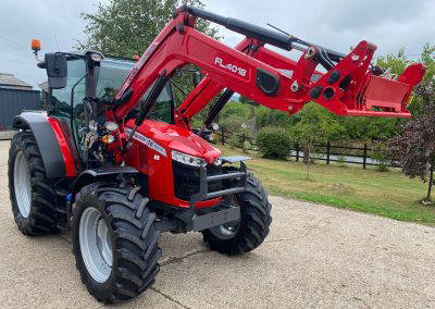 Massey Ferguson 5711M & Loader