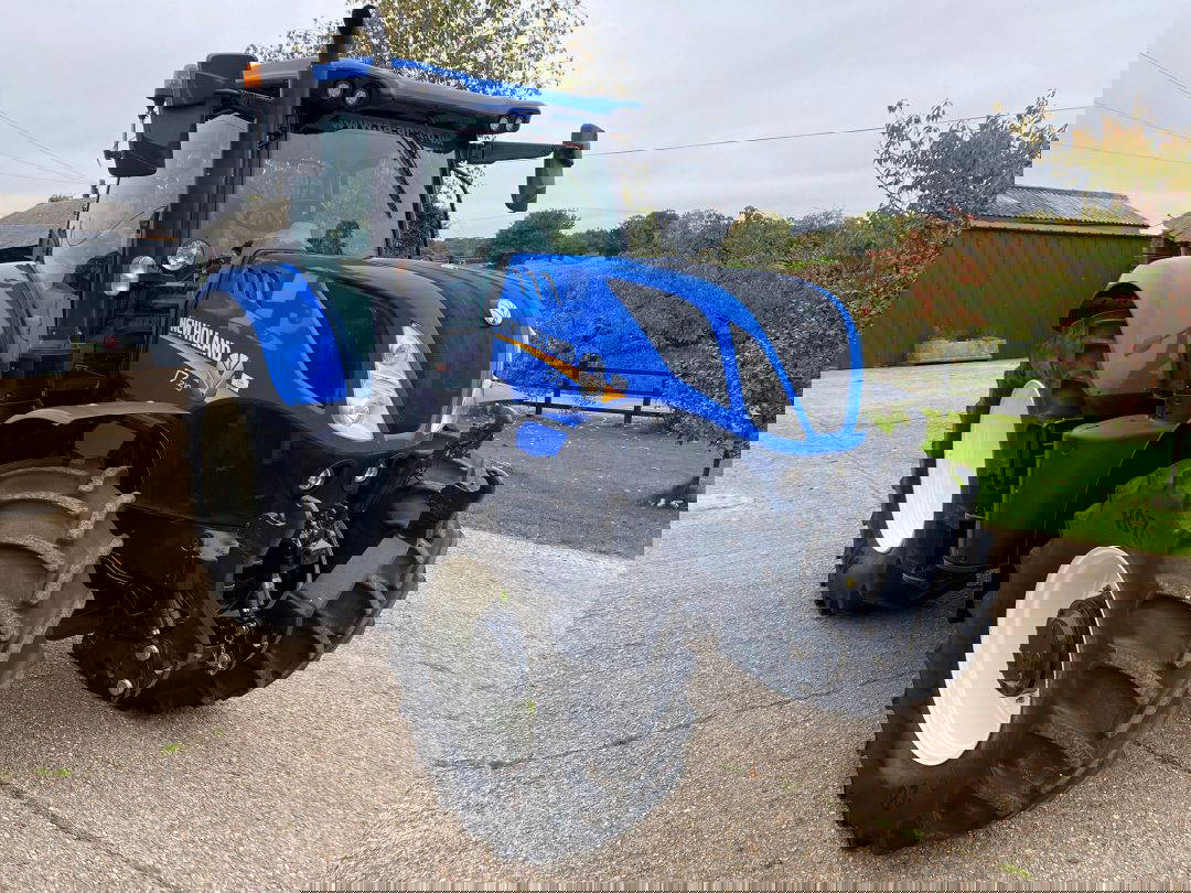 New Holland T7.210