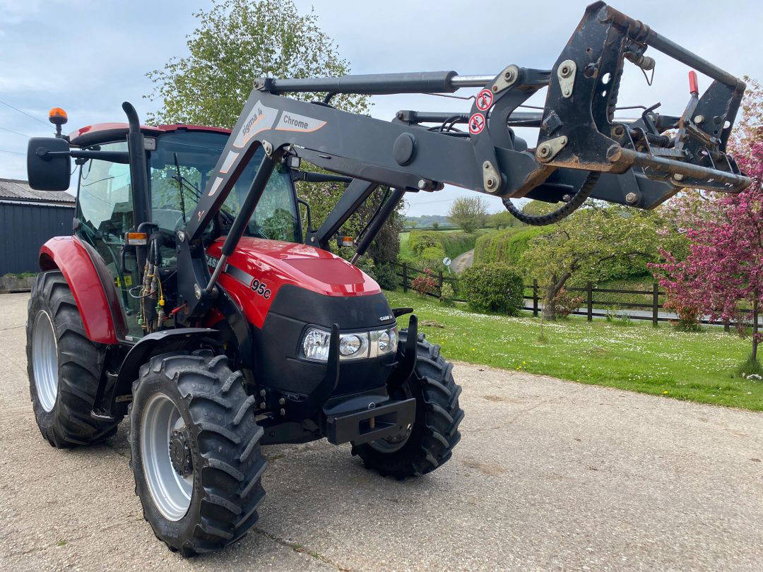 Case IH Farmall 95C & Loader